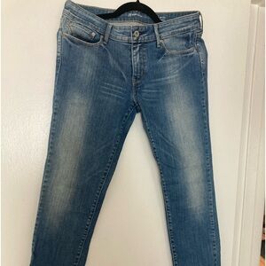 Levis 29 slight curve mid rise skinny